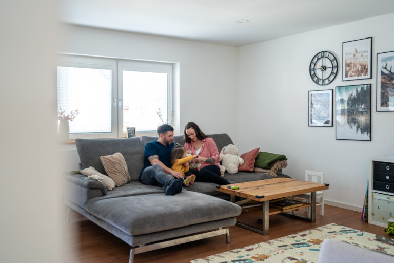 Homestory mit Baby und Geschwisterkind (Foto & Film)